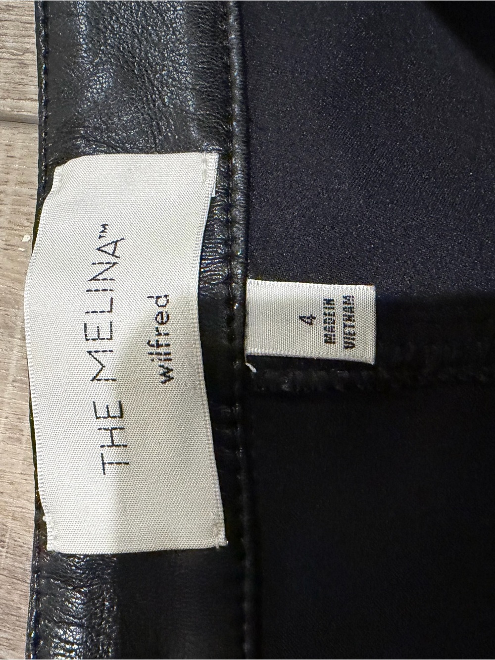 Aritzia Wilfred The Melina Pant High Waisted Vegan Leather Black Size 4 - Picture 6 of 6